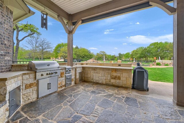 7545 Colton Ln, Pilot Point, TX 76258 - view of patio featuring a sink