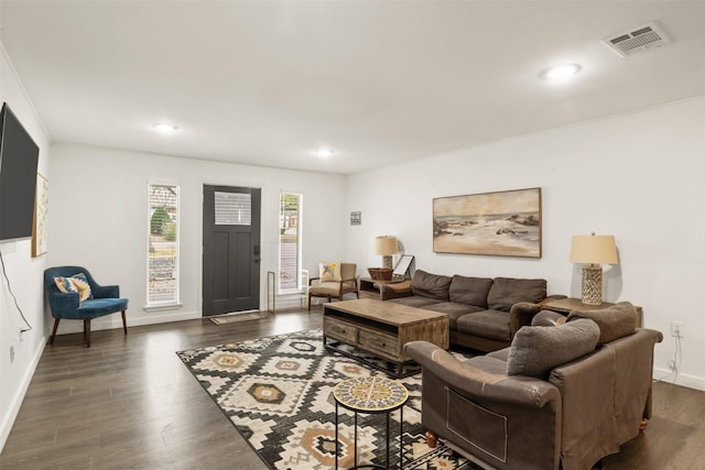1018 Brookhollow Dr, Irving, TX 75061 - living area featuring dark wood-style flooring, baseboards, and recessed lighting