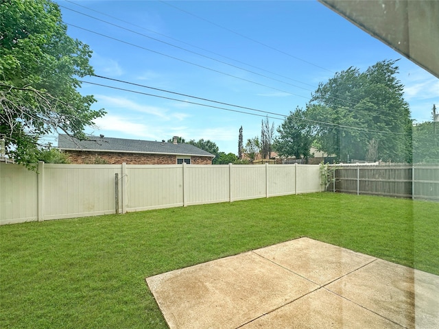 411 Mckinley St, Cedar Hill, TX 75104 - view of yard with a patio area