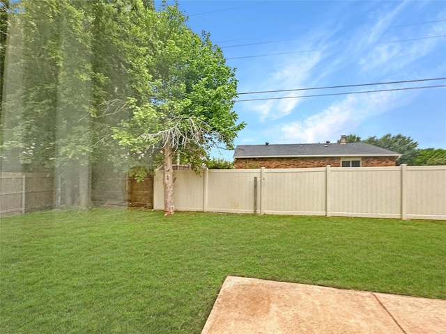 411 Mckinley St, Cedar Hill, TX 75104 - view of yard with a patio area