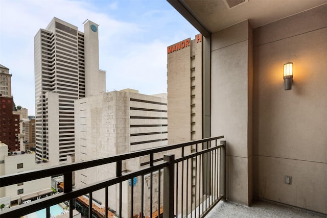1200 Main St Unit 1511, Dallas, TX 75202 - balcony featuring visible vents