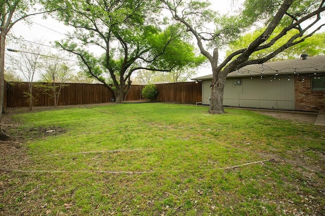 3336 Whitehall Dr, Dallas, TX 75229 - view of yard