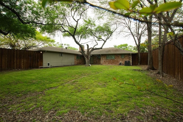 3336 Whitehall Dr, Dallas, TX 75229 - view of yard with central AC unit