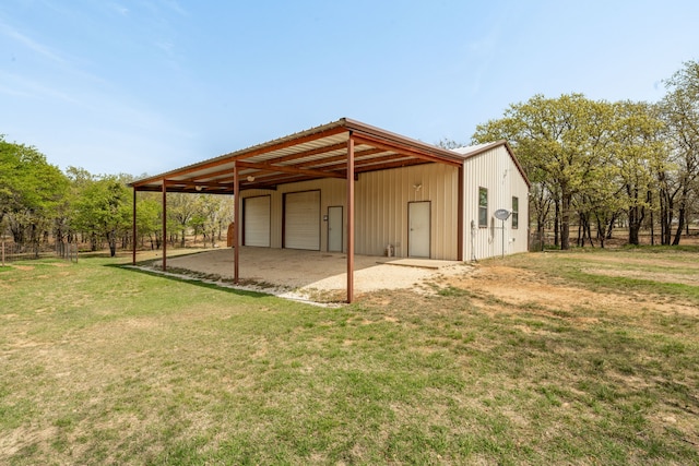 view of outdoor structure with an outdoor structure