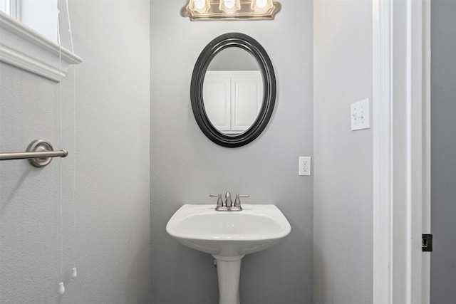 729 Ridgeway Blvd, Weatherford, TX 76086 - view of bathroom