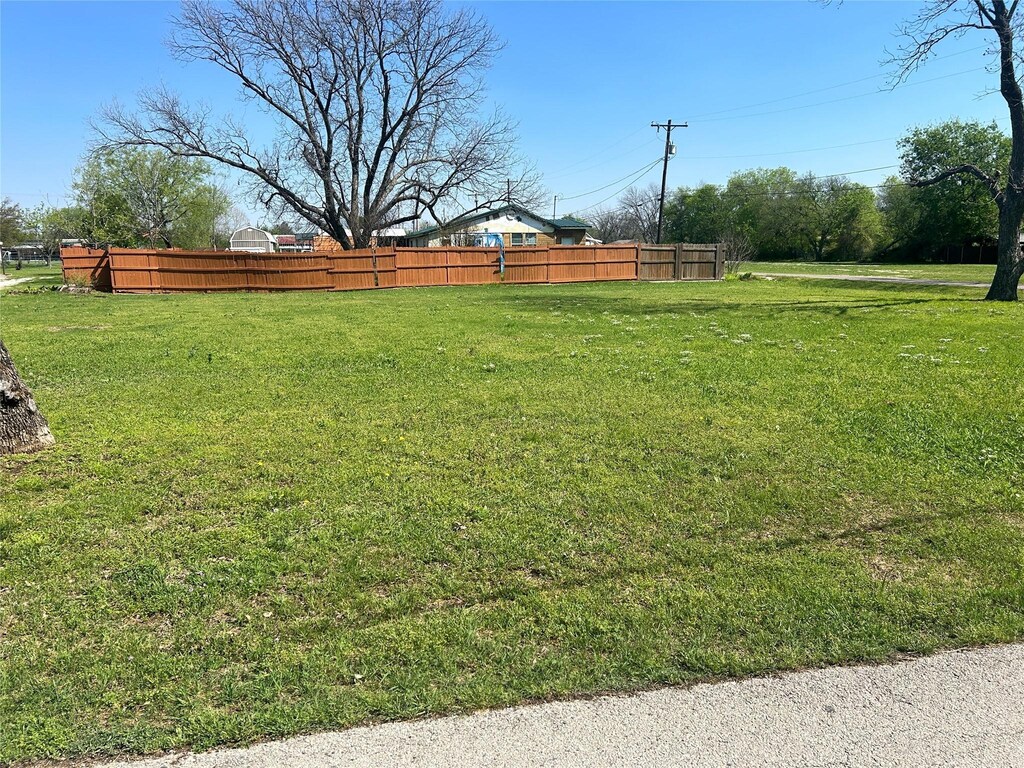 116 Hinton, Tioga, TX 76271