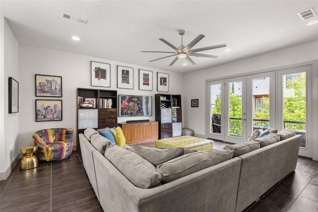 276 Currie St, Fort Worth, TX 76107 - living area with a ceiling fan, visible vents, and recessed lighting