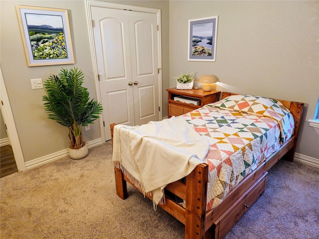 4805 Saddleback Ln, Wichita Falls, TX 73608 - carpeted bedroom with a closet and baseboards