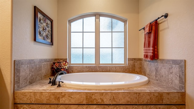 169 Star Point Ln, Weatherford, TX 76088 - bathroom featuring a bath