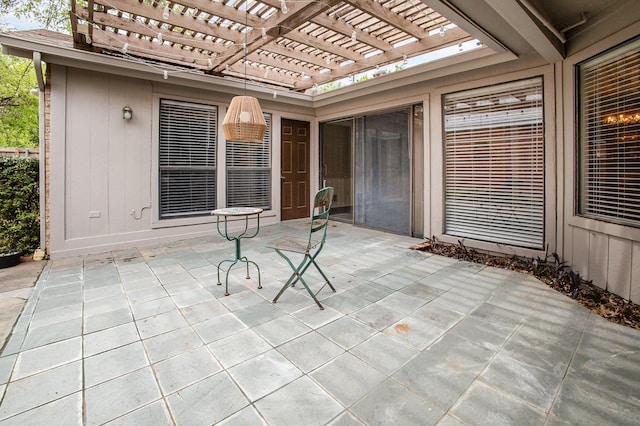 view of patio featuring a pergola