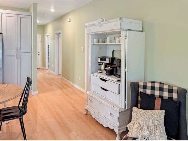 100 Winchester Cir, Gun Barrel City, TX 75156 - interior space featuring baseboards and light wood-style floors