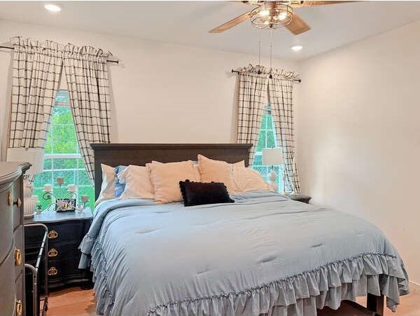 100 Winchester Cir, Gun Barrel City, TX 75156 - bedroom with a ceiling fan, recessed lighting, and wood finished floors