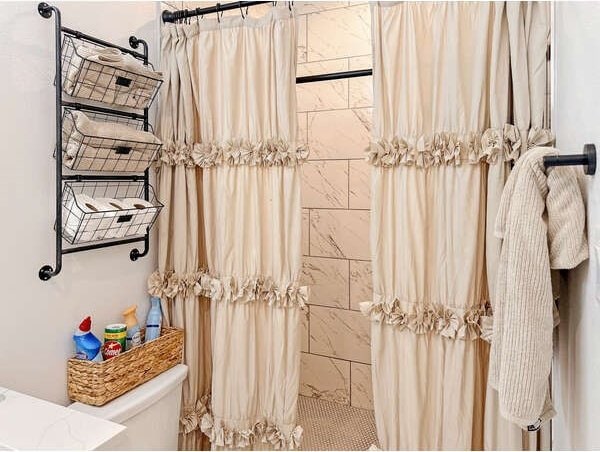 100 Winchester Cir, Gun Barrel City, TX 75156 - full bath featuring toilet and tiled shower