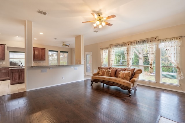2515 Cambridge Dr, Heath, TX 75032 - living area with a ceiling fan, light wood-type flooring, baseboards, and recessed lighting
