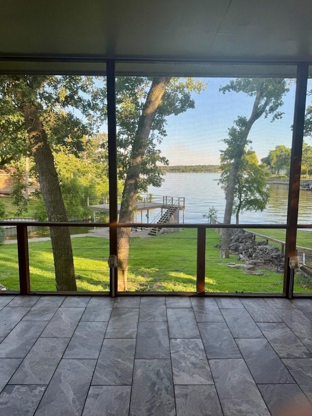 316 Oak Ln, Tool, TX 75143 - unfurnished sunroom featuring a water view