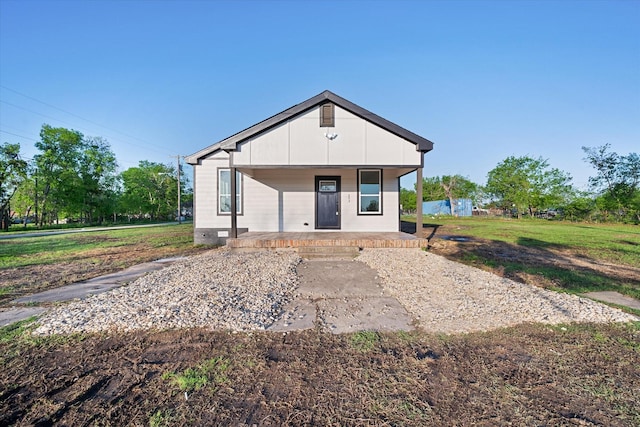 view of front of property with covered porch