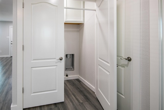 849 S Gun Barrel Ln Unit F5, Gun Barrel City, TX 75156 - laundry area featuring baseboards, dark wood-style floors, and laundry area