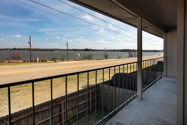 849 S Gun Barrel Ln Unit F5, Gun Barrel City, TX 75156 - balcony with a water view