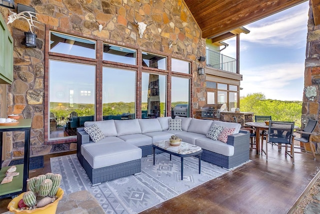 8225 Scotscraig Ct, Cleburne, TX 76033 - sunroom / solarium with vaulted ceiling