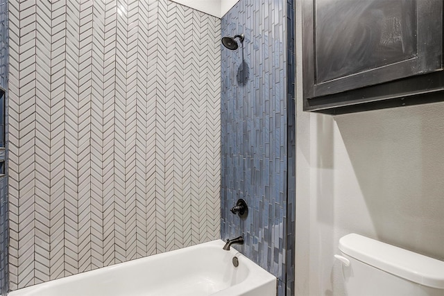 521 Echo Glade Ct, Azle, TX 76020 - bathroom featuring toilet and tub / shower combination
