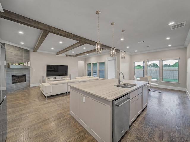 8505 Tierra Ct, Benbrook, TX 76126 - kitchen featuring dishwasher, visible vents, dark wood-style floors, and a sink