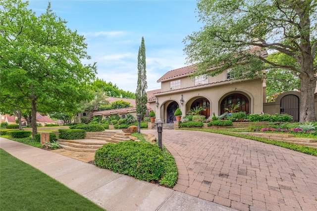 3636 Amherst Ave, University Park, TX 75225 - view of home's community featuring curved driveway
