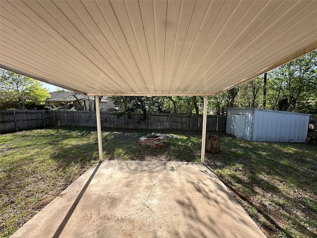 1317 N Mary St, Comanche, TX 76442 - full bath with a textured wall, baseboards, plenty of natural light,  shower combination, and vanity