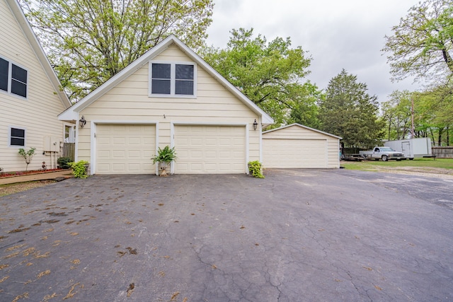 view of detached garage