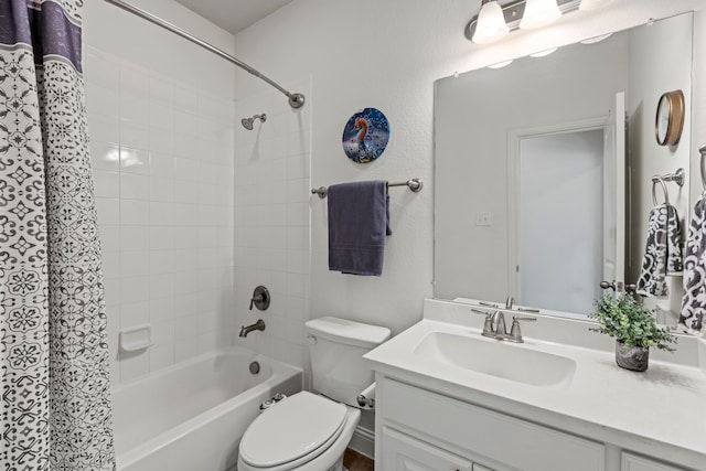 1036 Wedgewood Dr, Forney, TX 75126 - full bath featuring toilet, shower / bathtub combination with curtain, and vanity