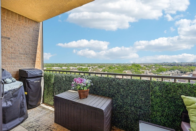 balcony featuring a grill
