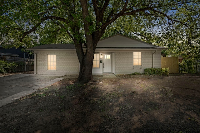 811 N Cooper St, Arlington, TX 76011 - view of front facade featuring brick siding