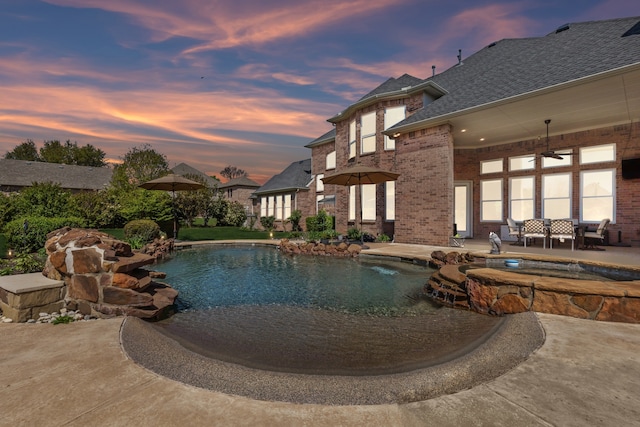 5205 Coral Springs Dr, Flower Mound, TX 75022 - view of swimming pool featuring a patio area, a ceiling fan, and a pool with connected hot tub