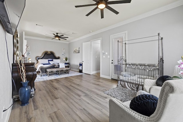 847 Bentwater Pkwy, Grand Prairie, TX 75104 - bedroom with crown molding, wood finished floors, ceiling fan, and baseboards