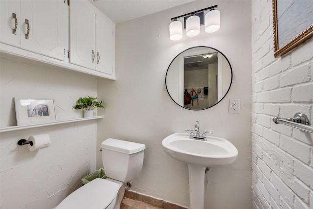 9375 Springwater Dr, Dallas, TX 75228 - half bath featuring toilet