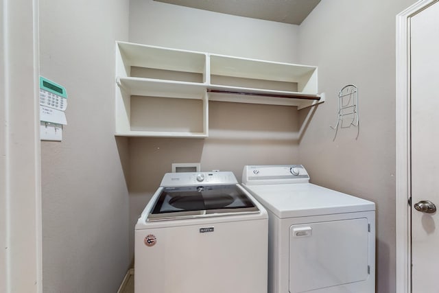 104 Bayonne Dr, Mansfield, TX 76063 - laundry area with washer and dryer