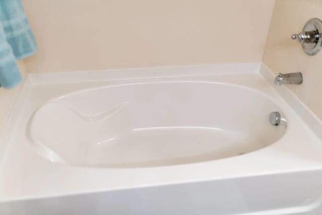 112 Westview Dr, Gun Barrel City, TX 75156 - bathroom with a bathtub
