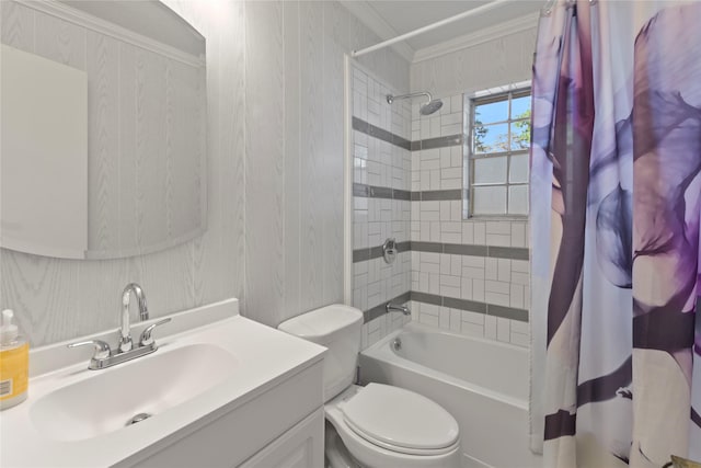 281 Harbor Dr, Gun Barrel City, TX 75156 - full bath with crown molding, shower / tub combo with curtain, vanity, and toilet