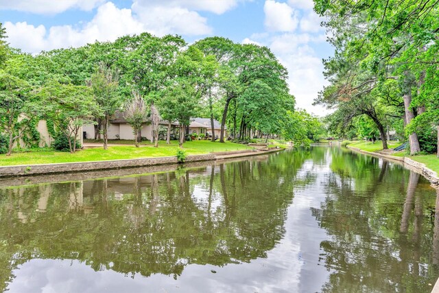 2402 Winewood Ln, Arlington, TX 76013 - view of yard