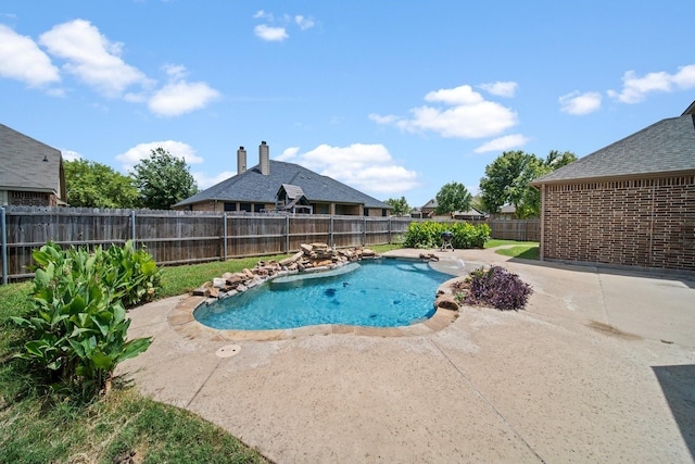 5038 W Fall Dr, Midlothian, TX 76065 - view of pool with a patio area, a fenced backyard, and a fenced in pool