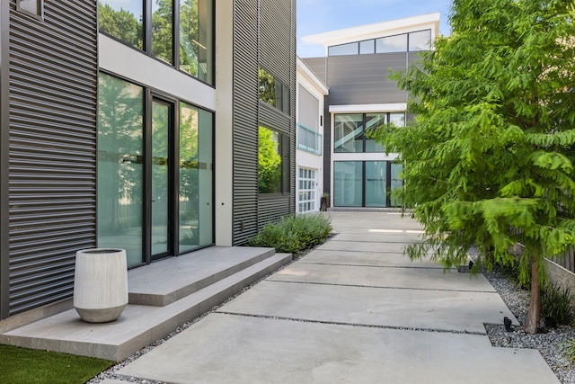 5101 Vickery Blvd, Dallas, TX 75206 - view of doorway to property