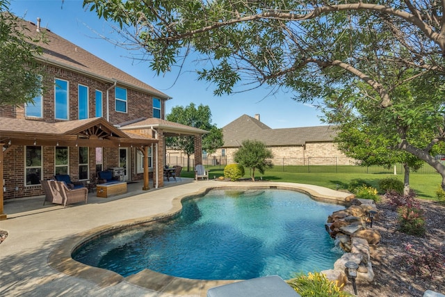 912 Lorene Dr, Wylie, TX 75098 - view of swimming pool featuring a patio