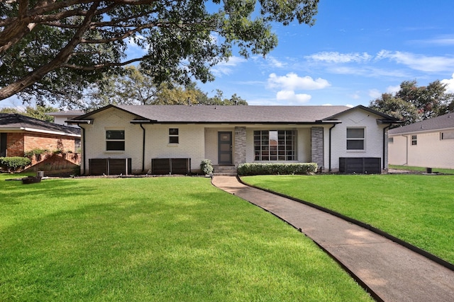 3116 Sharpview Ln, Dallas, TX 75228 - ranch-style house featuring brick siding and a front lawn