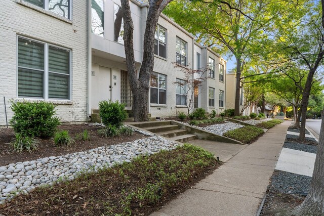 4122 Travis St Unit 7, Dallas, TX 75204 - view of property's community featuring a residential view