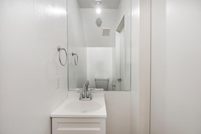 4122 Travis St Unit 7, Dallas, TX 75204 - bathroom with toilet and vanity