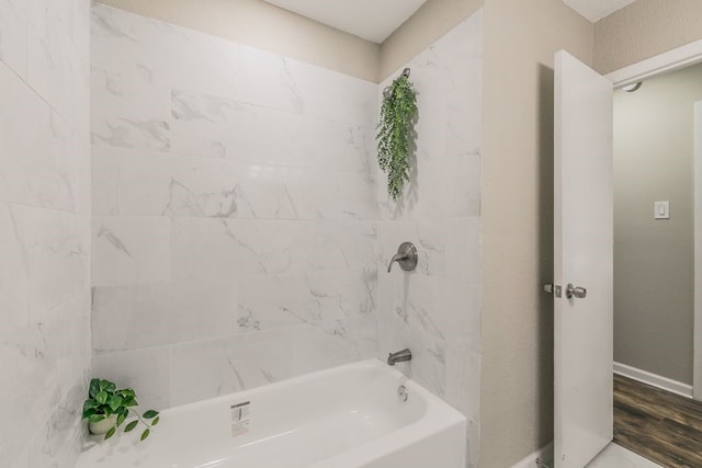 1807 Lachelle Ln, Arlington, TX 76010 - bathroom featuring baseboards