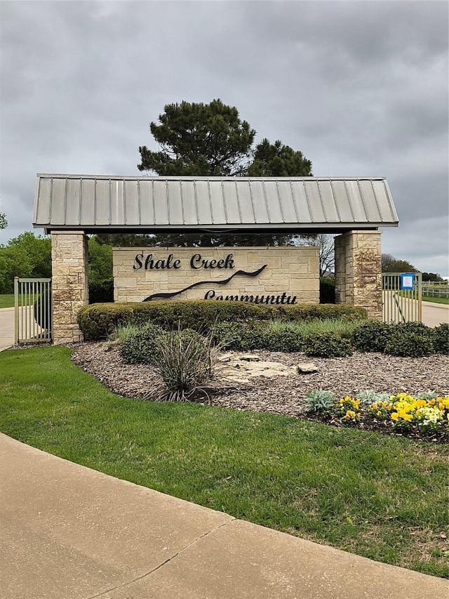 12824 Kingsgate Dr, Rhome, TX 76078 - view of community sign