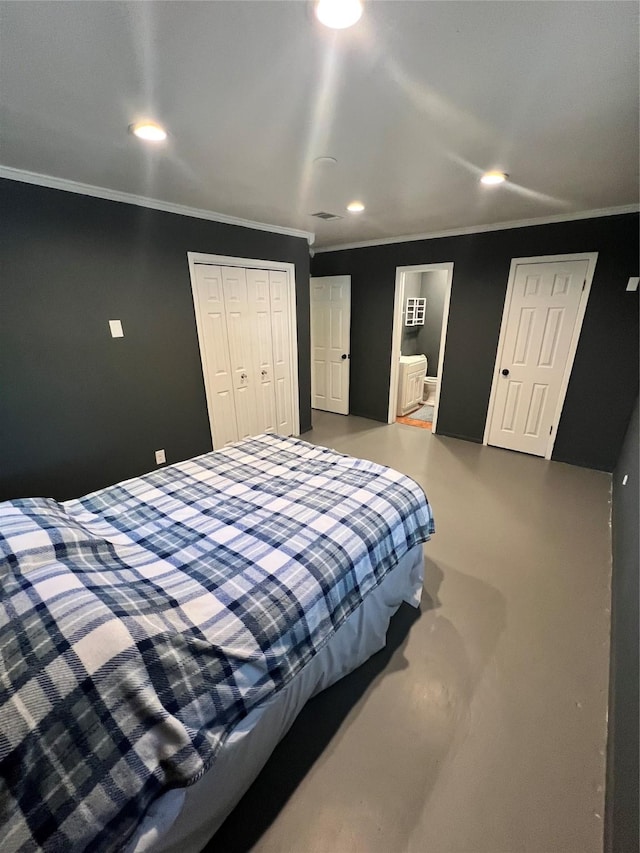 bedroom featuring ornamental molding, recessed lighting, a closet, and ensuite bathroom