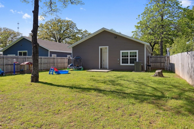 4538 Cherbourg St, Dallas, TX 75216 - rear view of property with cooling unit