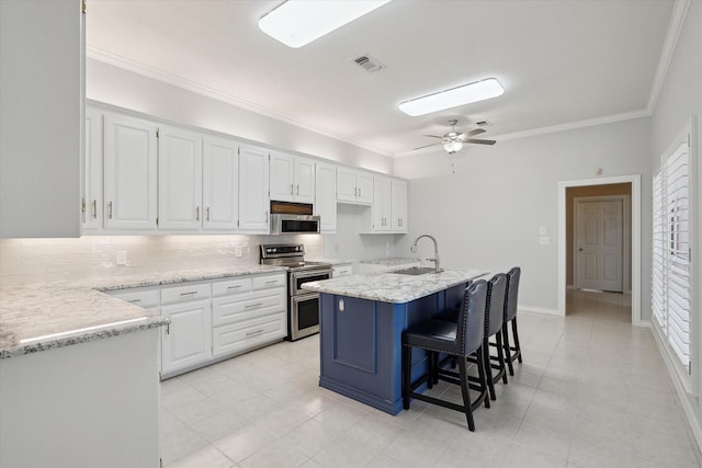 8508 Landing Way Ct, Fort Worth, TX 76179 - kitchen with appliances with stainless steel finishes, a sink, white cabinets, ornamental molding, and decorative backsplash