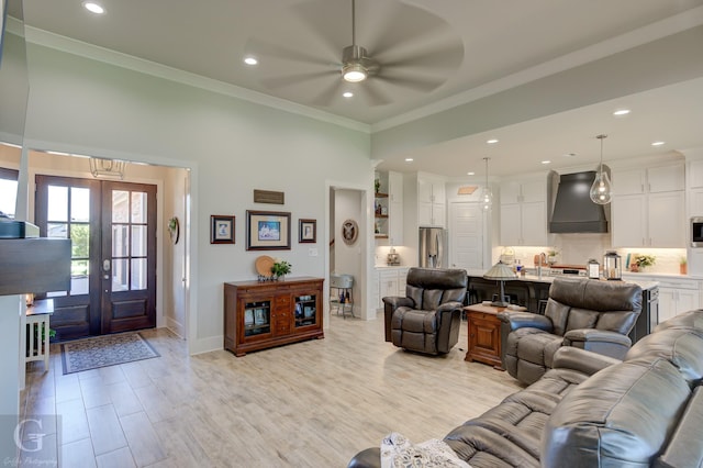 262 Poydras Ave, Bossier City, LA 71111 - living area featuring crown molding, ceiling fan, baseboards, and recessed lighting